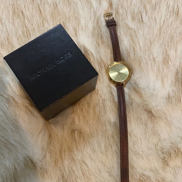 Michael Kors Slim Runway Double-Wrap Leather Bracelet Watch - Picture 3 of 5